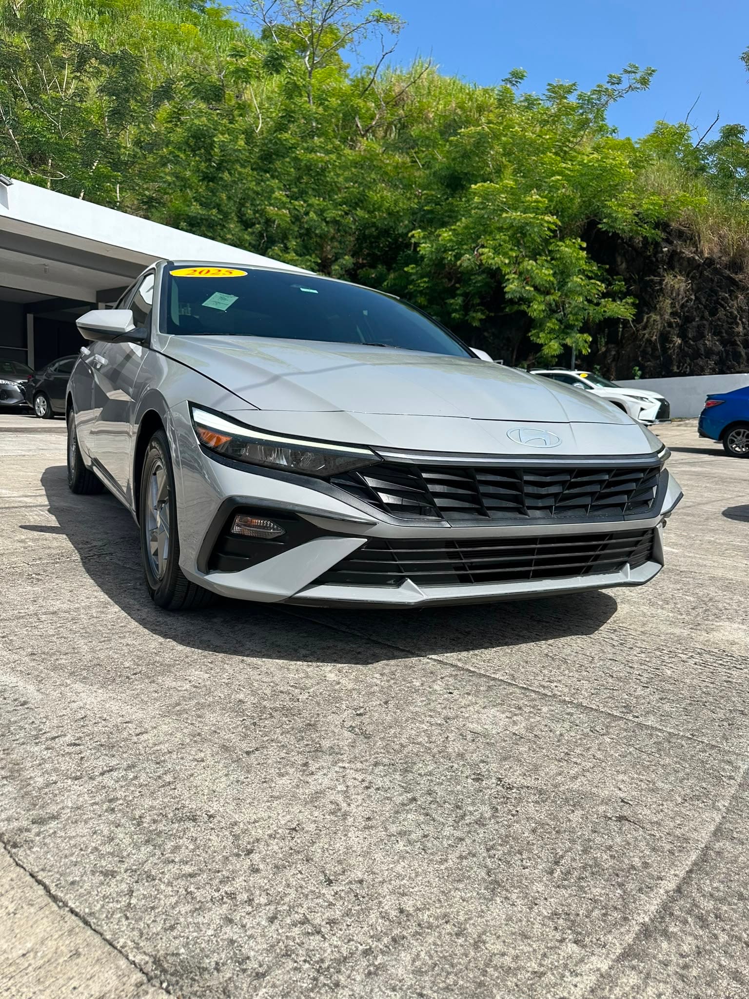 2025 Hyundai Elantra — foto 2