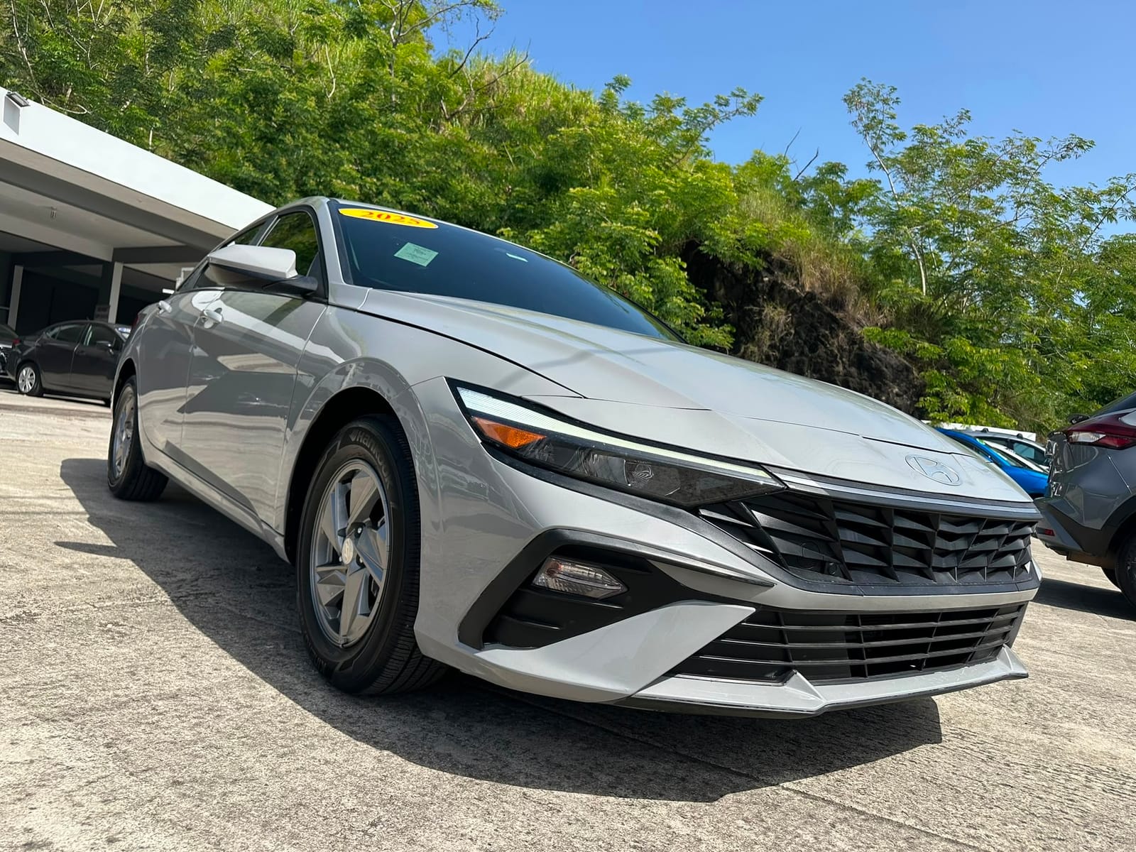2025 Hyundai Elantra — foto 3