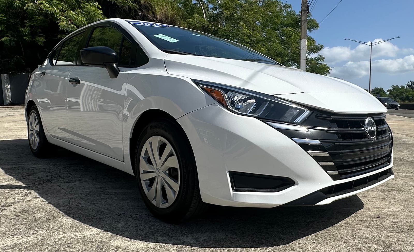 2023 Nissan Versa — foto 2