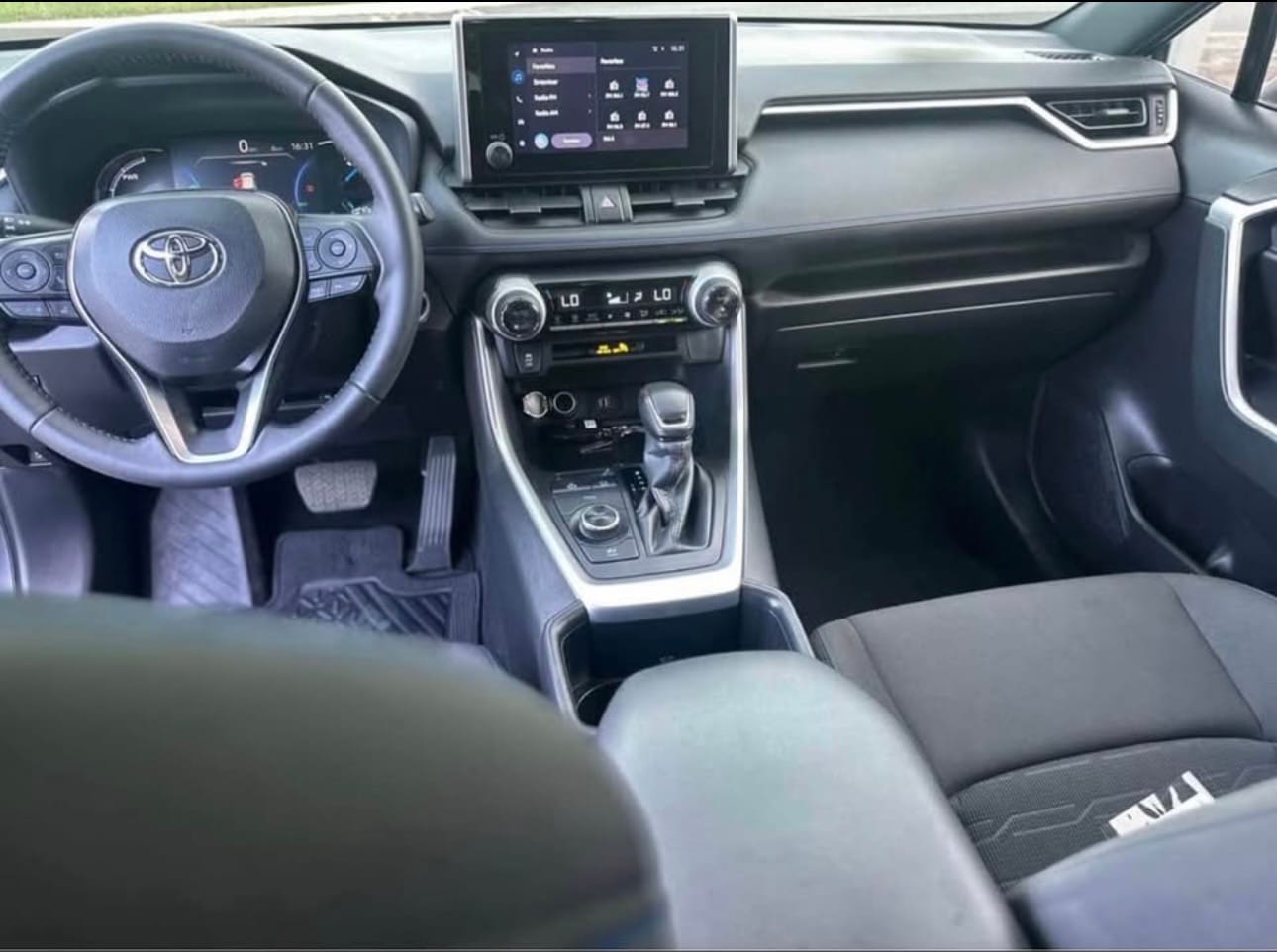 2023 Toyota RAV4 SE — foto 3
