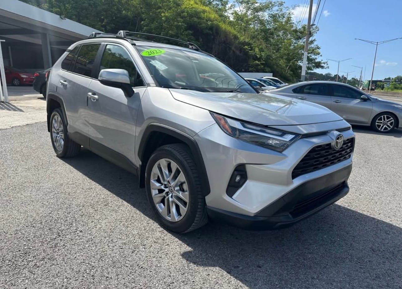 2023 Toyota RAV4 XLE Premium usado en venta en Aguada