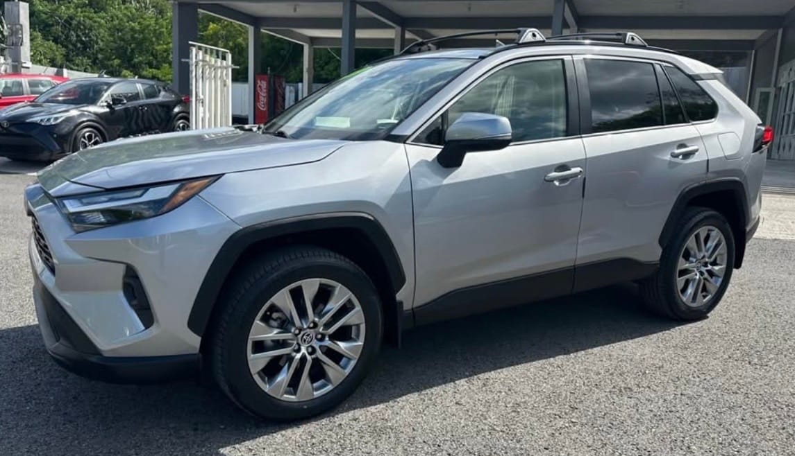 2023 Toyota RAV4 XLE Premium — foto 2