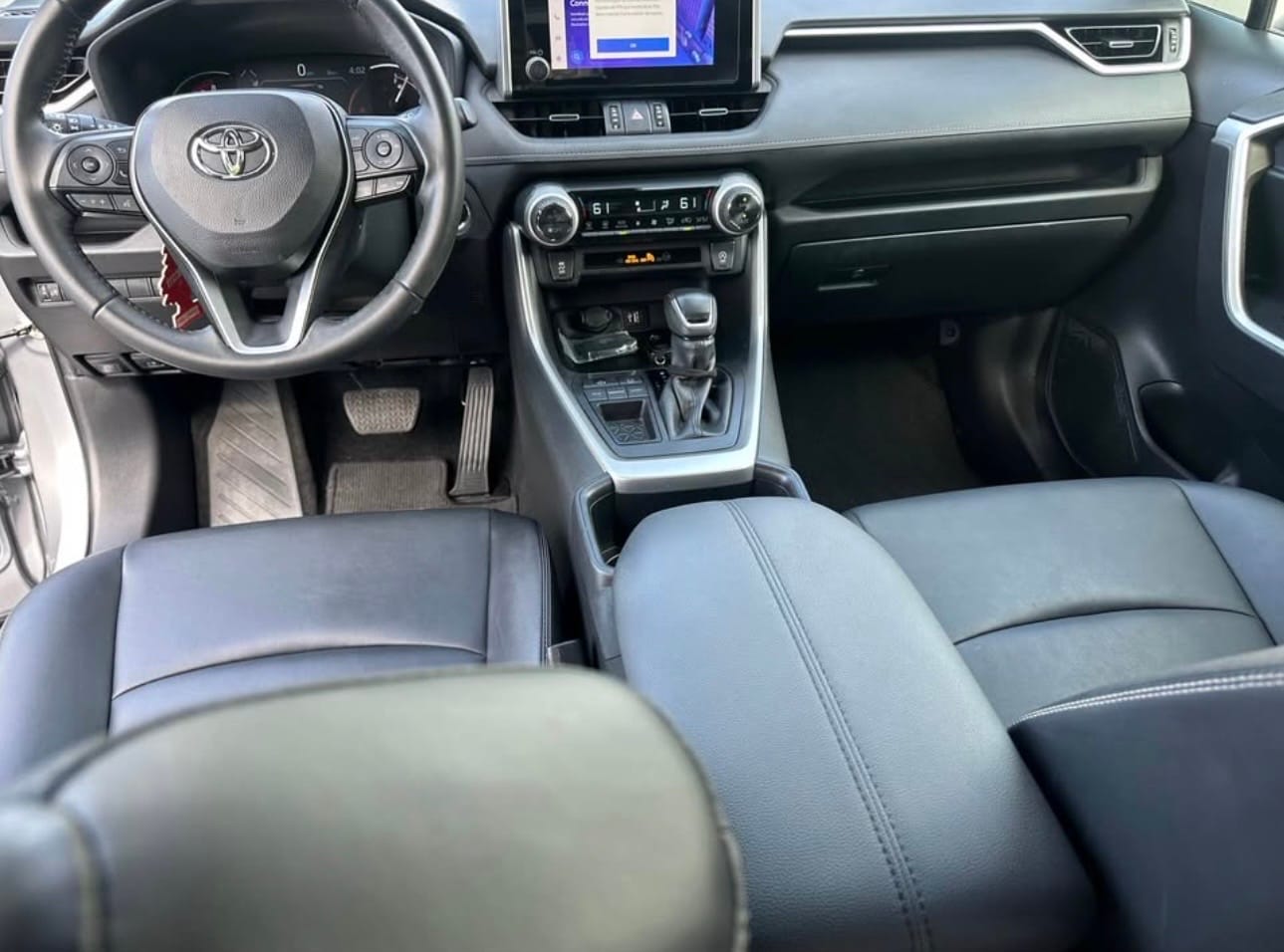 2023 Toyota RAV4 XLE Premium — foto 3