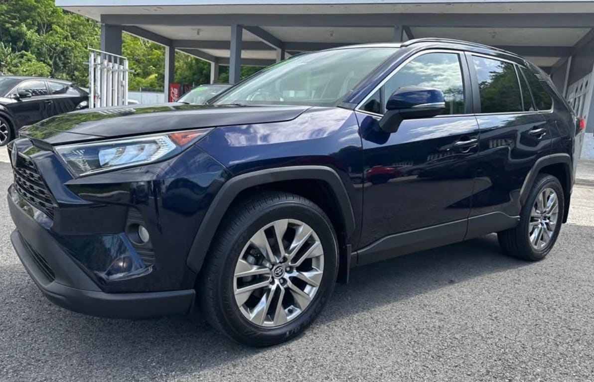 2020 Toyota RAV4  XLE Premium — foto 2