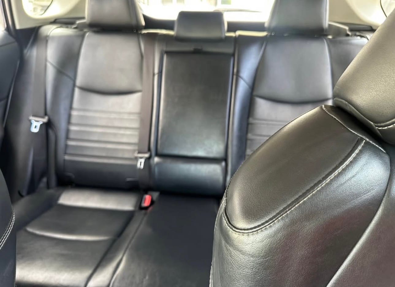 2020 Toyota RAV4  XLE Premium — foto 3