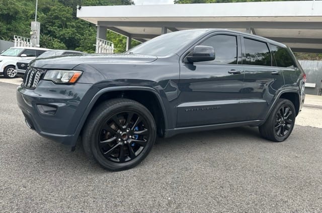 2017 Jeep Grand Cherokee Laredo usado en venta en Aguada