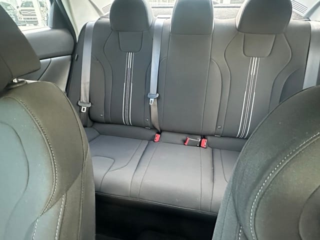 2025 Hyundai Elantra SE — foto 5