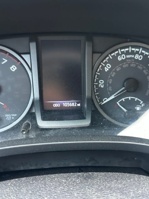 2016 Toyota Tacoma SR5 — foto 5