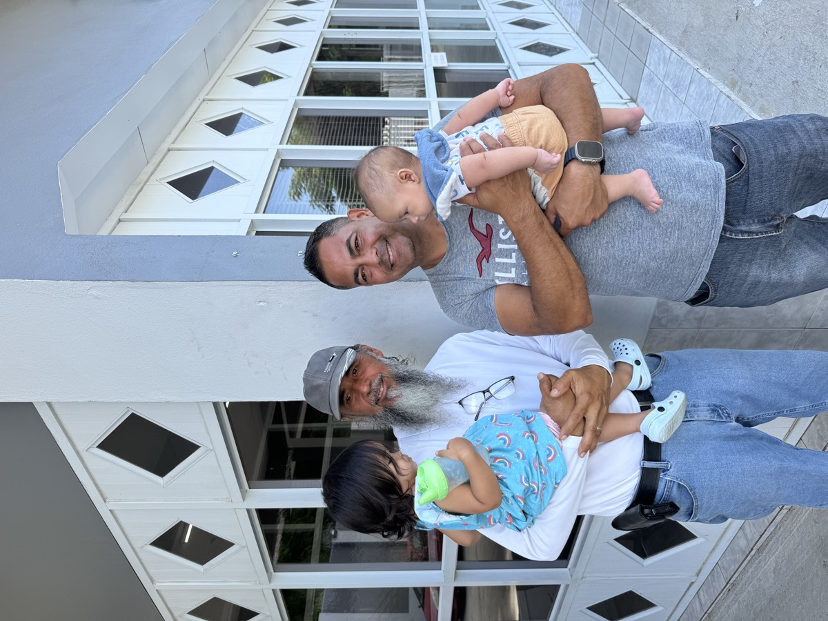 Eligio y Giovanni Feliciano de Valle Auto Sales